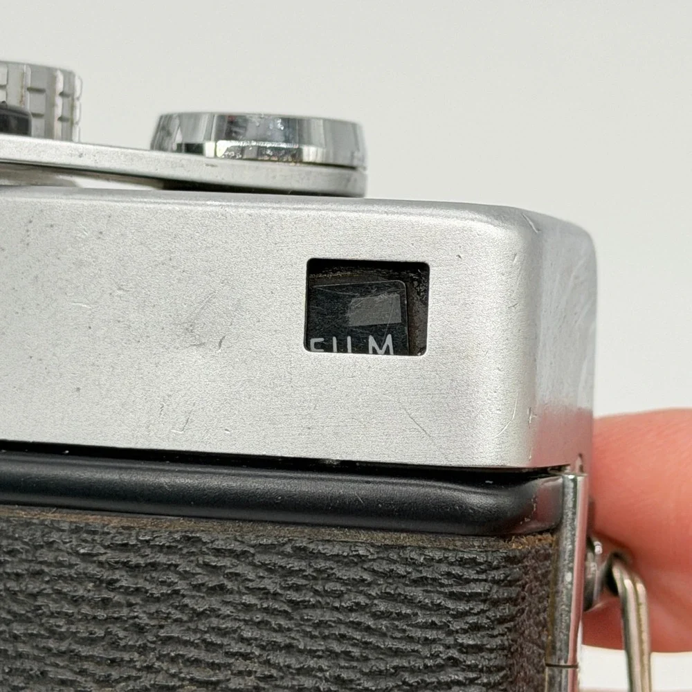 Minolta SRT 202 35mm SLR Film Camera Body Silver Black Vintage 2396308